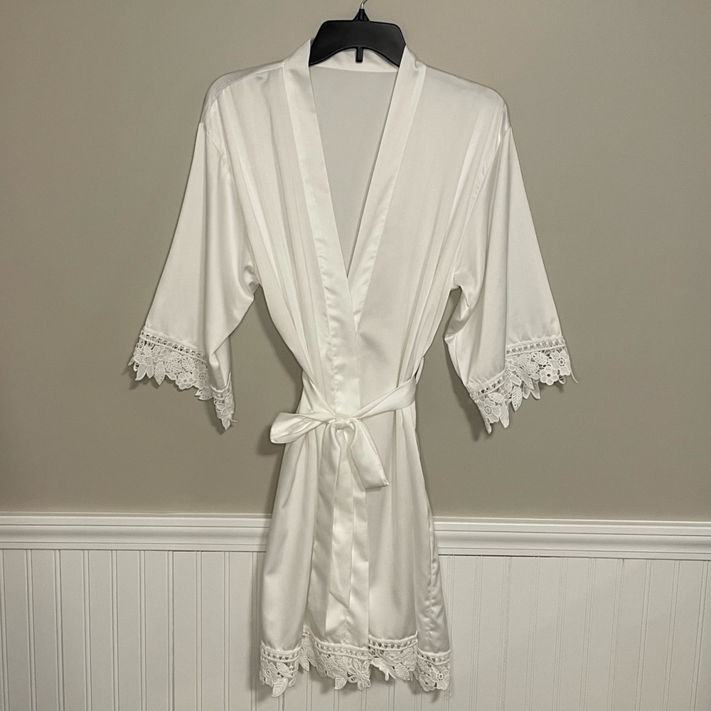 Silky White Lace Bridal Robe